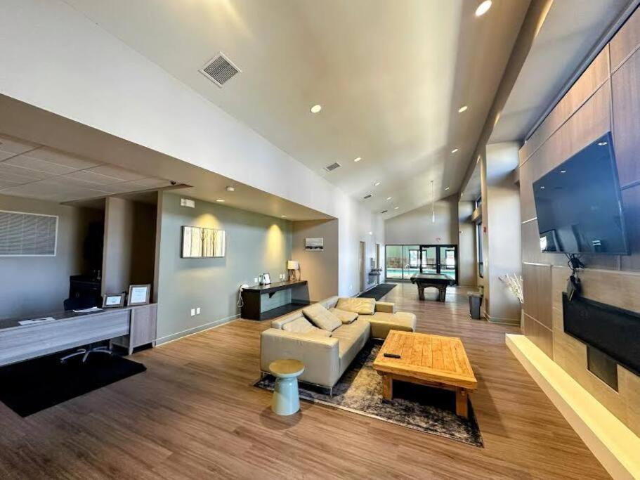 Winter Haus, Winter Park 2 Bedrooms Corner Unit W Outdoor Patio Walking Distance To The Center Of Town Екстериор снимка